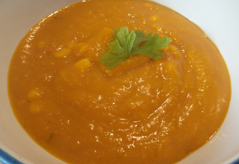 Rezept mit Video: Vegane Kürbissuppe | Cremig & Exotisch