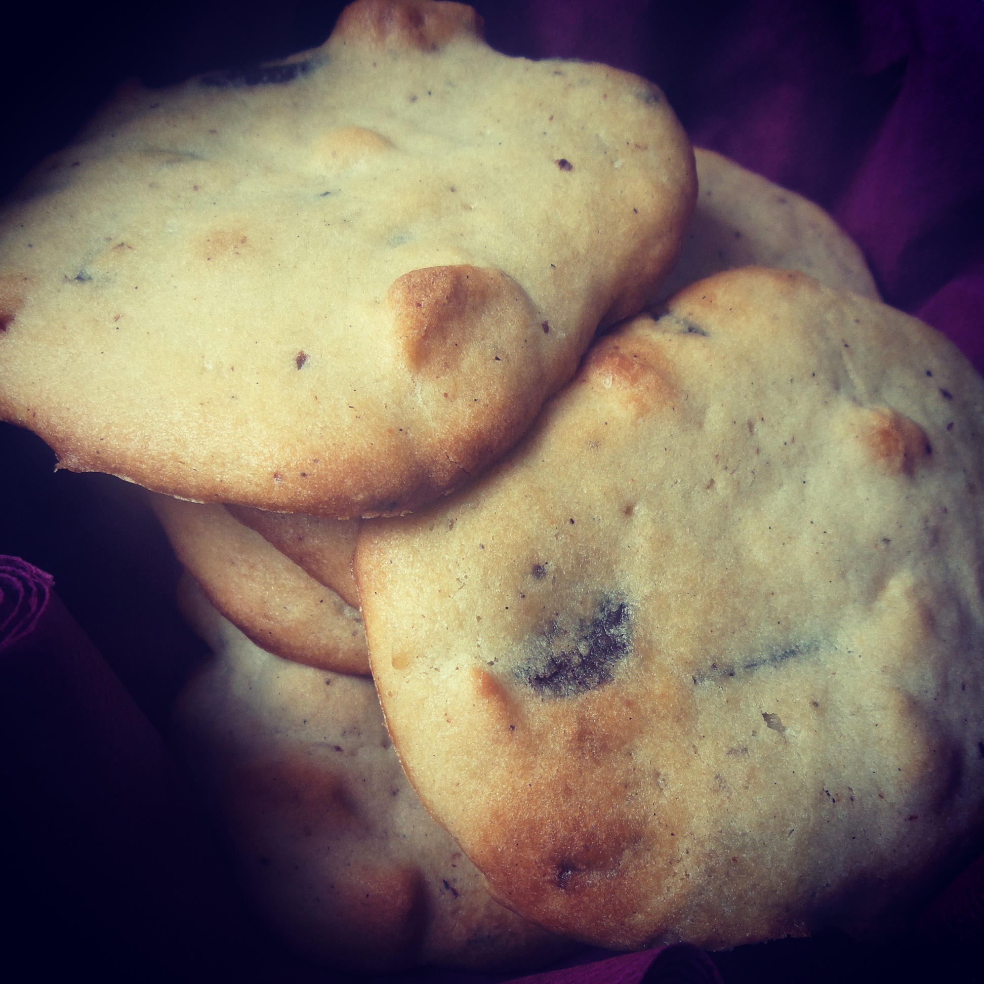 Rezept mit Video: Vegane Schoko-Macadamia-Cookies