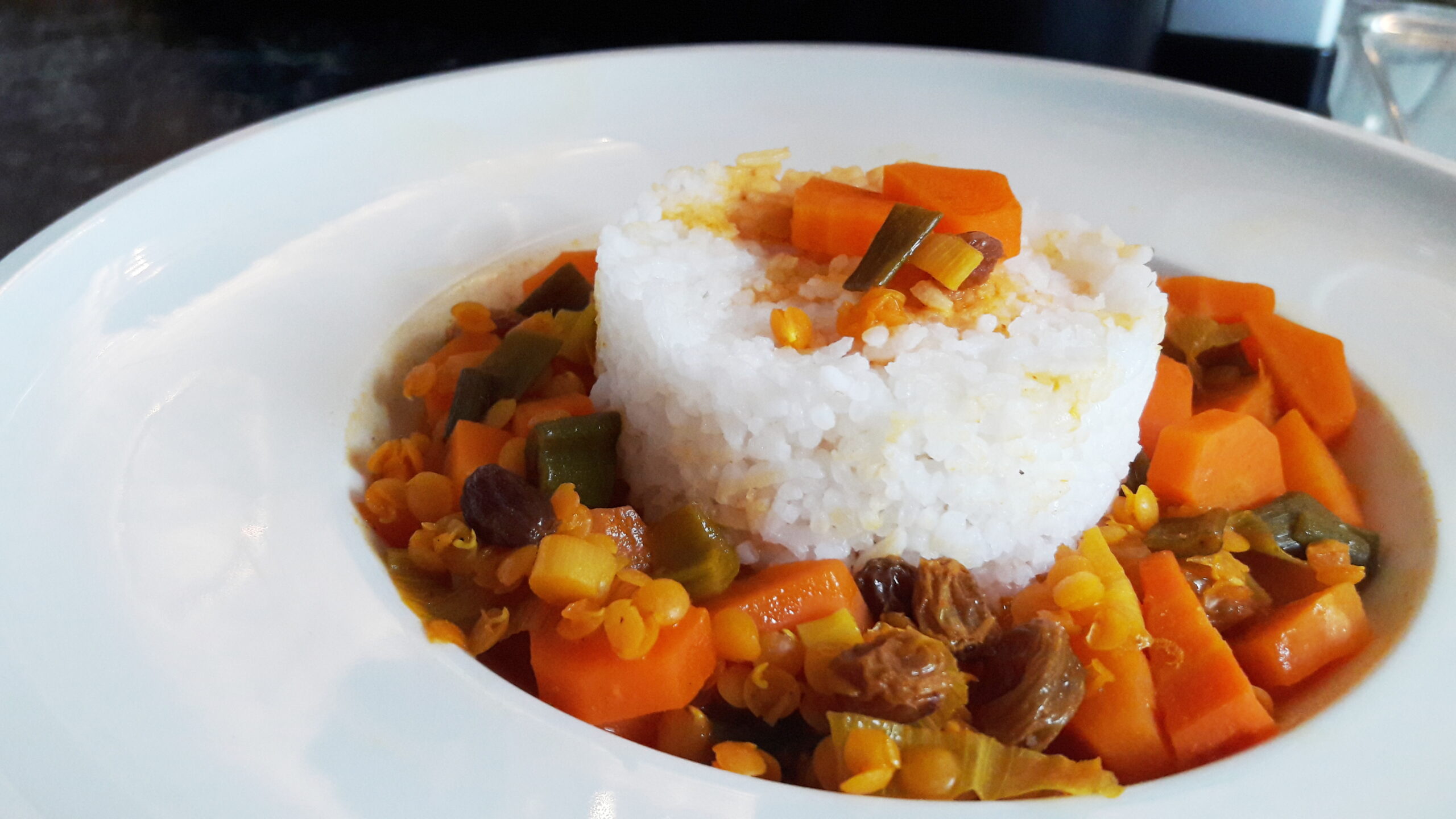 Rezept: Veganes Möhren-Linsen-Curry mit Reis