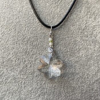 Feng Shui Schneeflocken Anhänger mit Kette